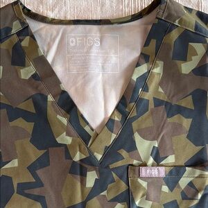 Figs Green and Brown Camouflage Scrub Top - S